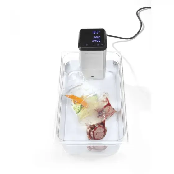 Preț mic Aparat Sous-Vide Plus IPX7, capacitate pana la 80L, 2200 KW, optiune conectare Wi-Fi la aplicatie Android sau IOS cu 600 retete preincarcate, temperatura de la 5°C la 99°C, pas de 0.07°C, display digital cu ecran tactil de 4 inch, 130x145x(H)330 mm