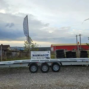 Cumpără online Trailer Foowee dublu 8.5 M, 750 kg propriu, 3 axe, R14, rampe alu