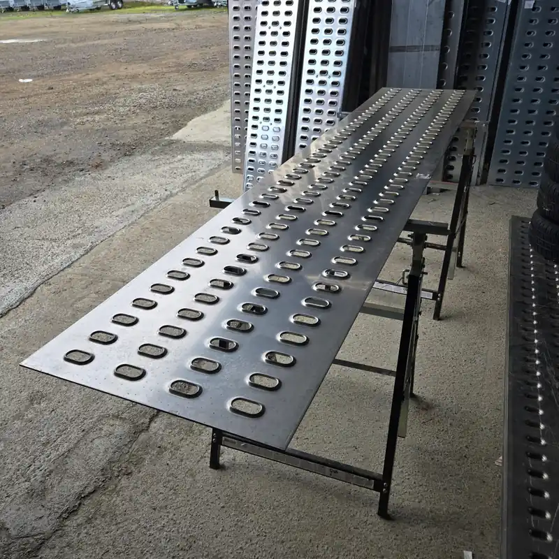 Reduceri Tabla aluminiu 2,5 M, 4 gauri, 50 cm